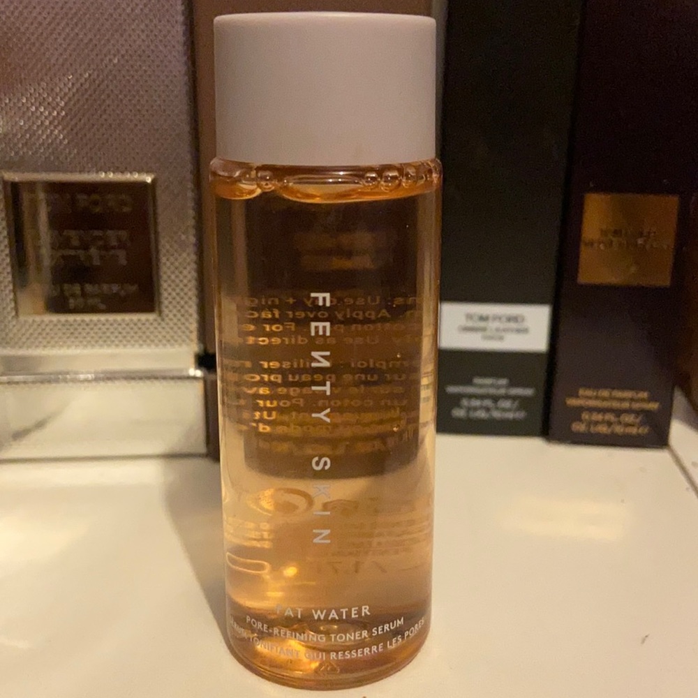 ❤️❤️❤️ LOVE IS IN THE AIR SALE FENTY FAT WATER 💦 TONER